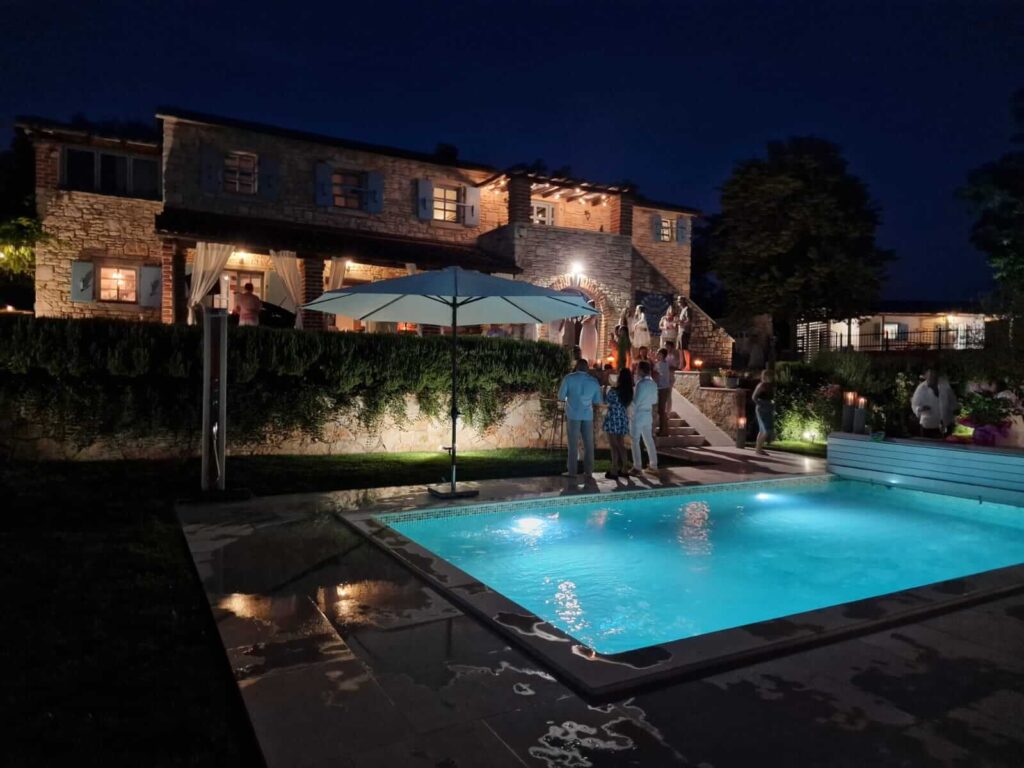 Privatna večera u kući za odmor: veliki party za 50 osoba u Istri